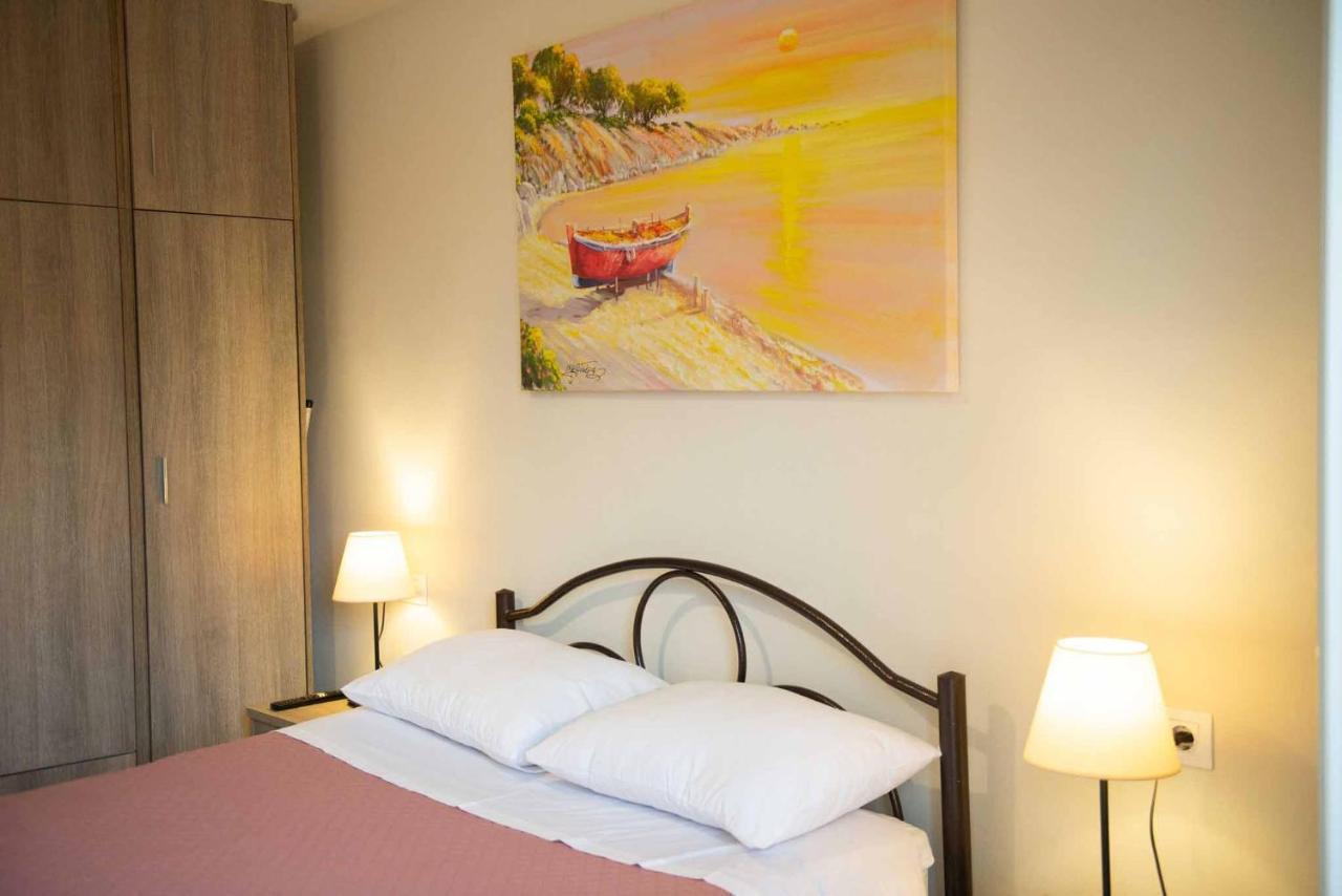 Lollas Apartments Acharavi  Luaran gambar