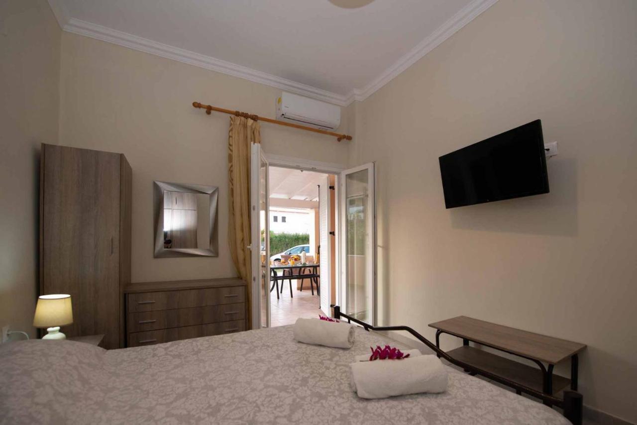 Lollas Apartments Acharavi  Luaran gambar