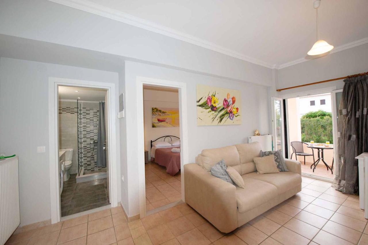 Lollas Apartments Acharavi  Luaran gambar